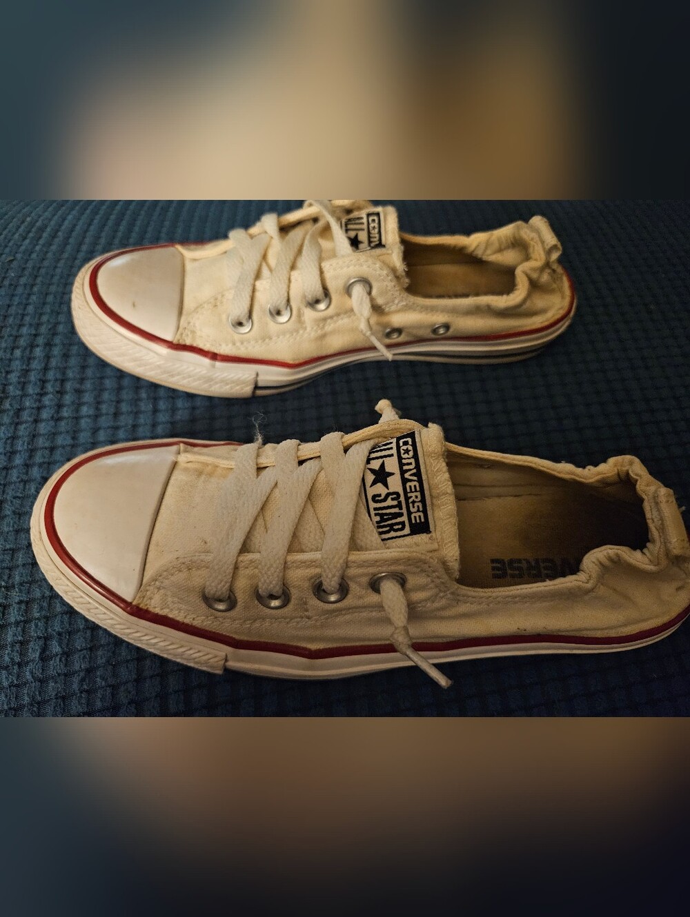 Converse All Star Women Size 7 White Low Top Lace Up Sneakers w/ Red Stripe
